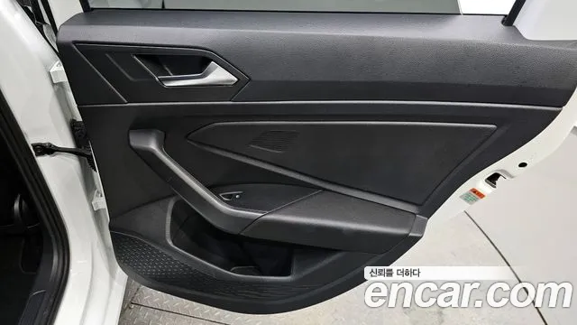 Volkswagen Jetta 2024 thumb 5