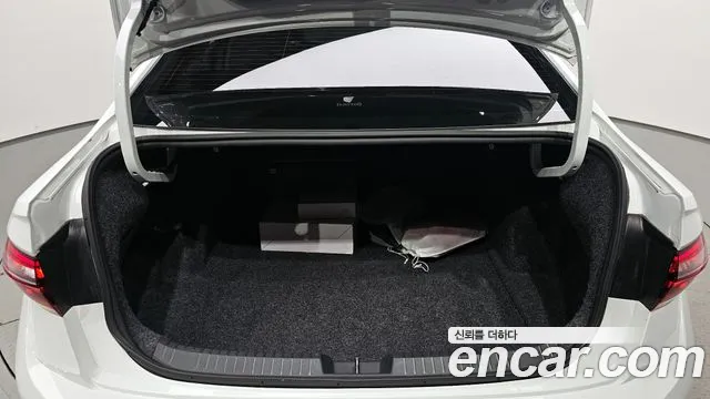 Volkswagen Jetta 2024 thumb 10