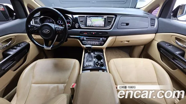 Kia Carnival 2016 thumb 7