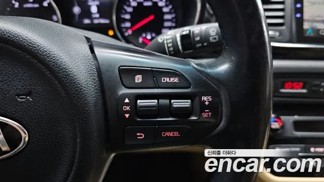 Kia Carnival 2016 thumb 3