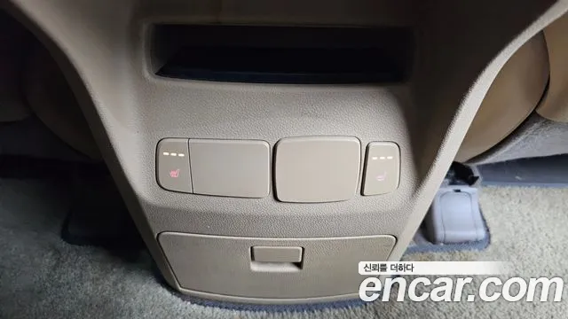 Kia Carnival 2016 thumb 8
