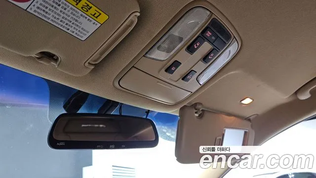 Kia Carnival 2016 thumb 11