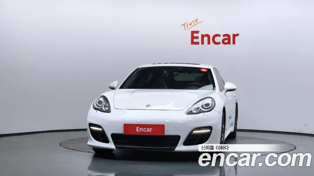 Porsche Panamera 2012 thumb 7