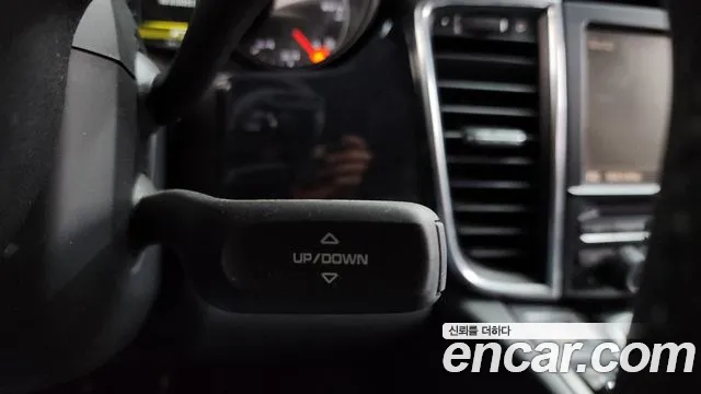 Porsche Panamera 2012 thumb 8