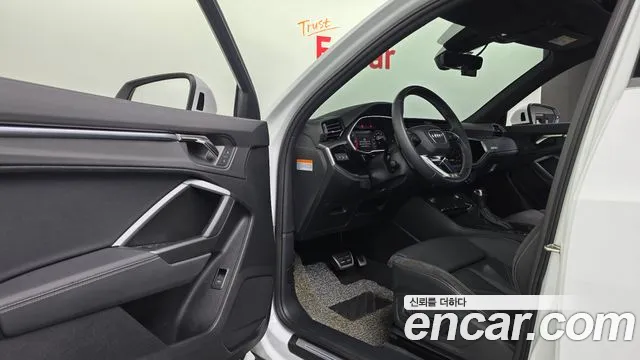 Audi Q3 2023 thumb 10