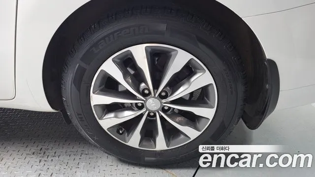 Kia Carnival 2017 thumb 3