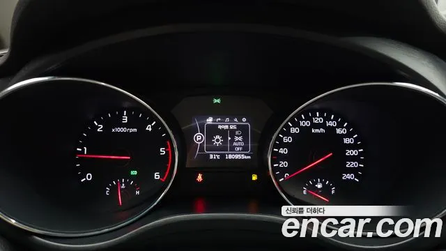 Kia Carnival 2017 thumb 2