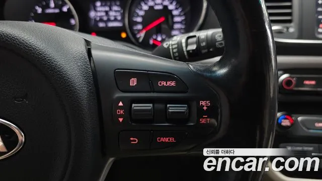 Kia Carnival 2017 thumb 8