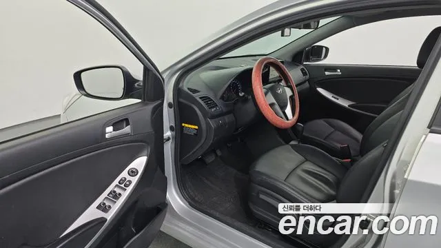 Hyundai Accent 2013 thumb 2