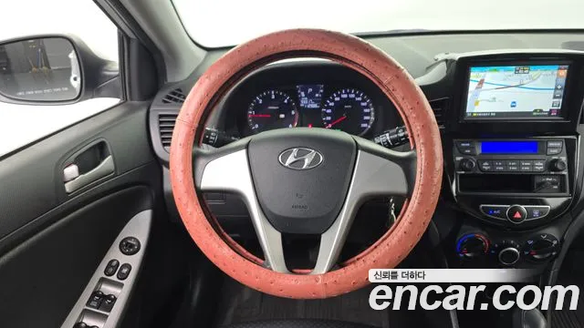 Hyundai Accent 2013 thumb 7