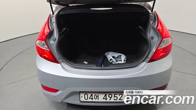 Hyundai Accent 2013 thumb 4