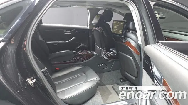 Audi A8 2012 thumb 4