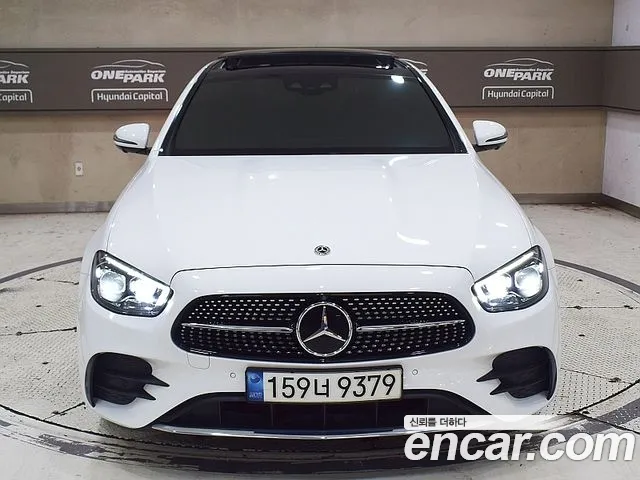 Mercedes-Benz E-Class 2022 thumb 11