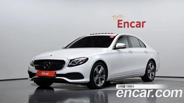 Mercedes-Benz E-Class 2017 thumb 11