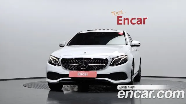 Mercedes-Benz E-Class 2017 thumb 5