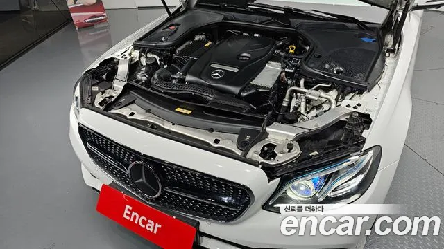 Mercedes-Benz E-Class 2017 thumb 8
