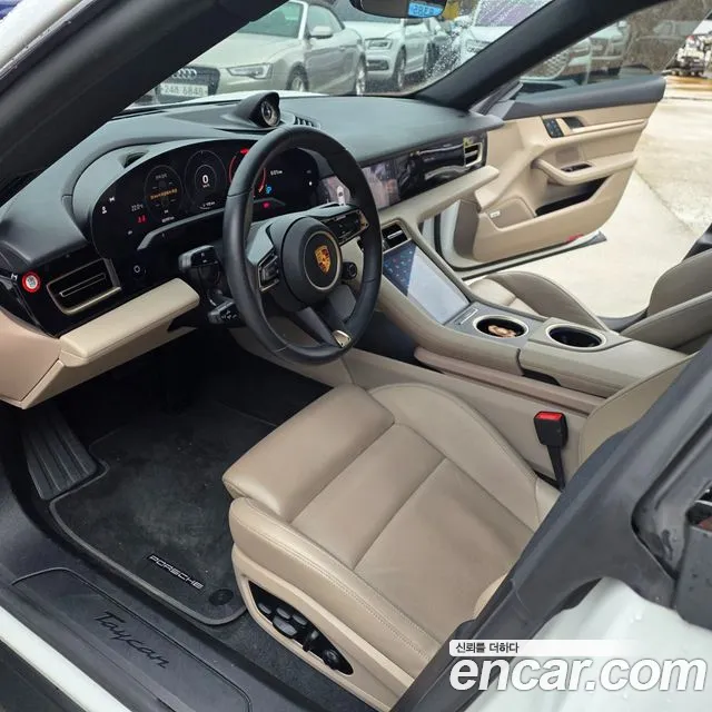 Porsche Taycan 2022 thumb 5