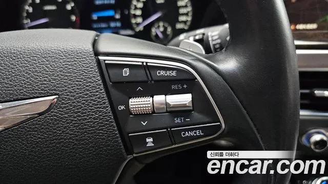 Genesis G90 2019 thumb 11