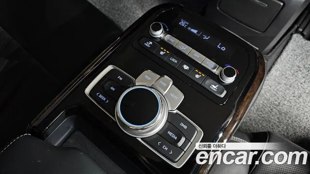 Genesis G90 2019 thumb 8