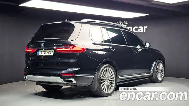 BMW X7 2020 thumb 3