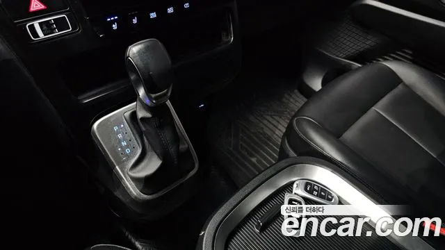 Hyundai Staria 2022 thumb 9