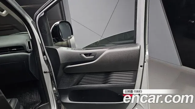 Hyundai Staria 2022 thumb 7