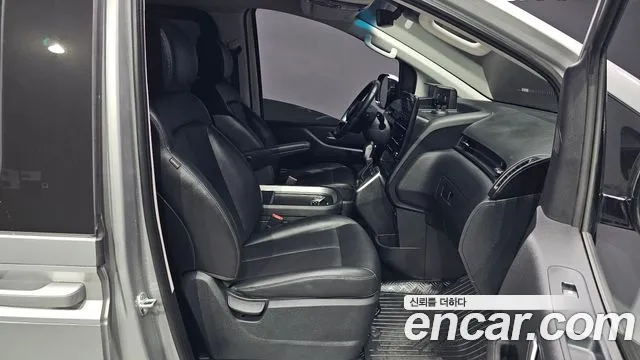 Hyundai Staria 2022 thumb 4