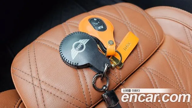 Mini Cooper Convertible 2022 thumb 2
