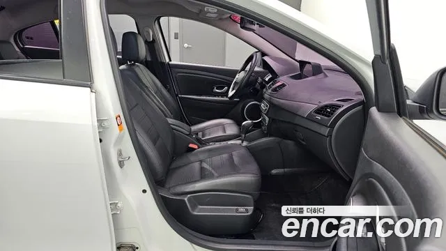 Renault SM3 2018 thumb 5