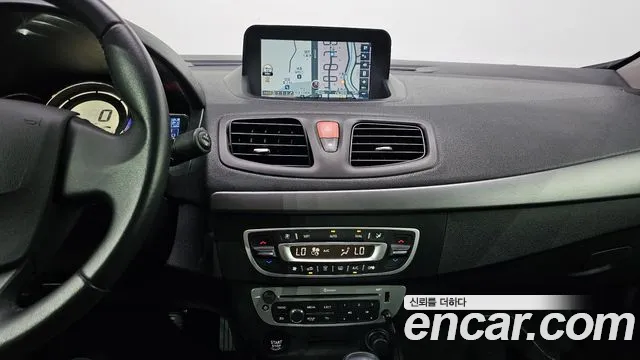 Renault SM3 2018 thumb 8
