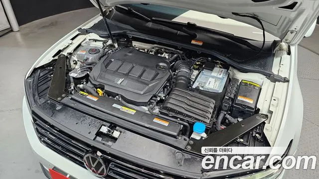 Volkswagen Passat GT 2022 thumb 11