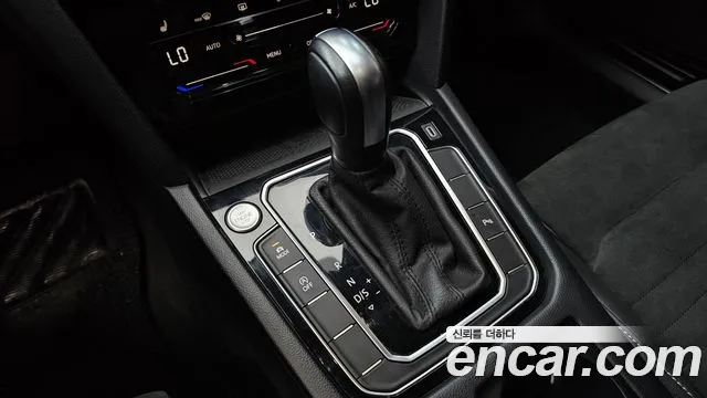 Volkswagen Passat GT 2022 thumb 4