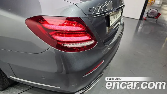 Mercedes-Benz E-Class 2019 thumb 6