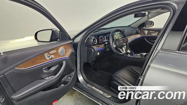 Mercedes-Benz E-Class 2019 thumb 7