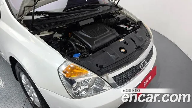 Kia Canival 2012 thumb 7