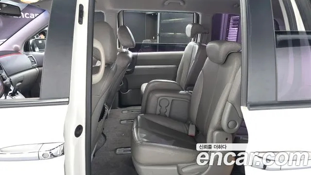 Kia Canival 2012 thumb 8