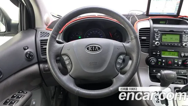 Kia Canival 2012 thumb 9