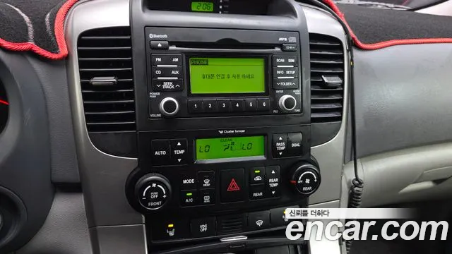 Kia Canival 2012 thumb 11