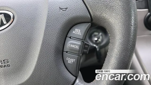 Kia Canival 2012 thumb 6