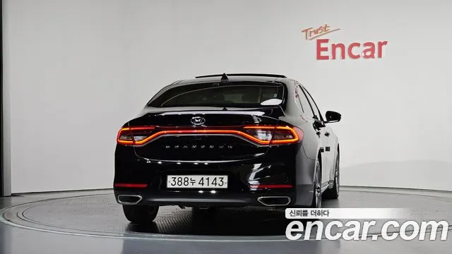Hyundai Grandeur 2017 thumb 12