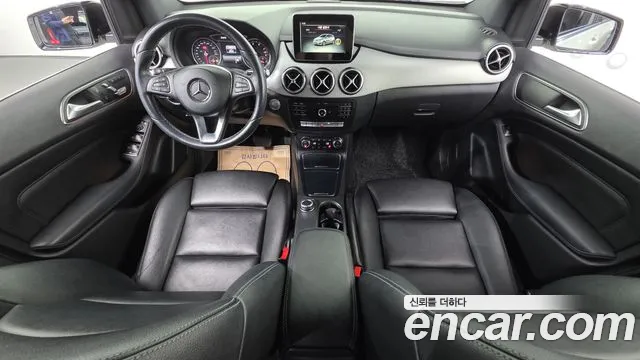 Mercedes-Benz B-Class 2018 thumb 9