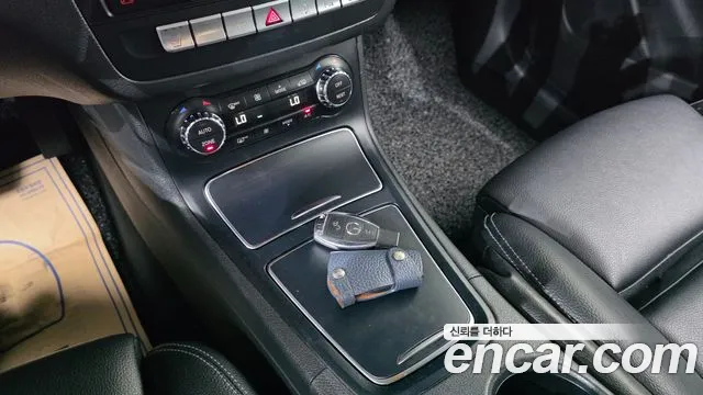 Mercedes-Benz B-Class 2018 thumb 8
