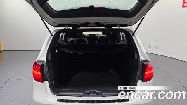 Mercedes-Benz B-Class 2018 thumb 12
