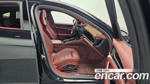 Porsche Panamera 2025 thumb 8