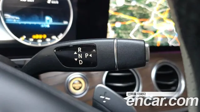 Mercedes-Benz E-Class 2016 thumb 3