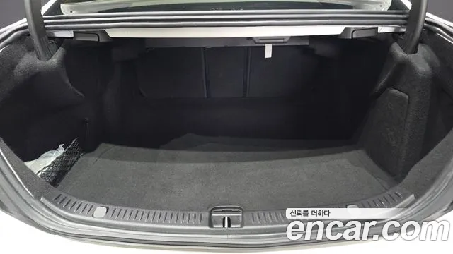 Mercedes-Benz E-Class 2016 thumb 6
