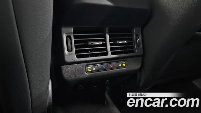 Land Rover Range Rover Evoque 2025 thumb 3