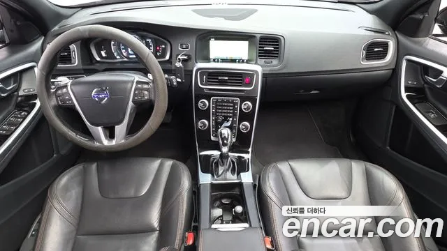 Volvo V60 Cross Country 2015 thumb 9