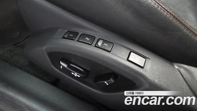 Volvo V60 Cross Country 2015 thumb 11