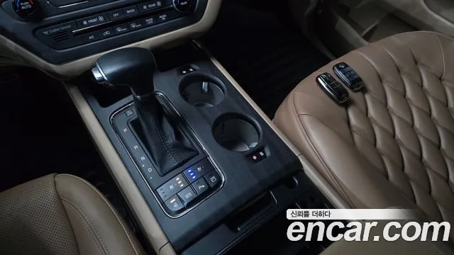 Kia Carnival 2016 thumb 4